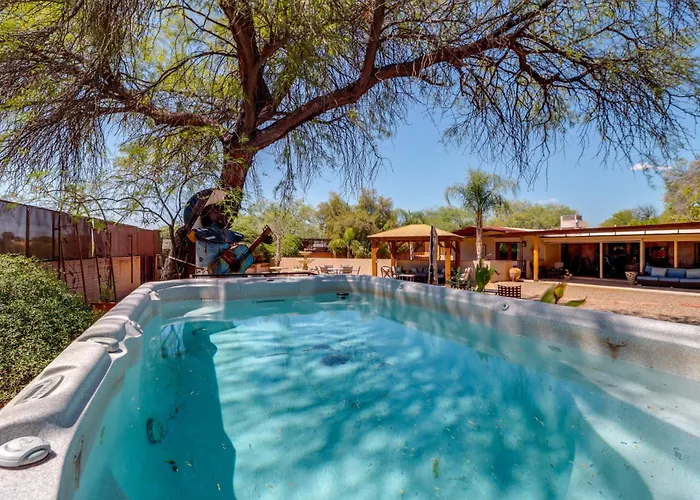 Swim & Courtyards: Estate Near Sabino Holiday home