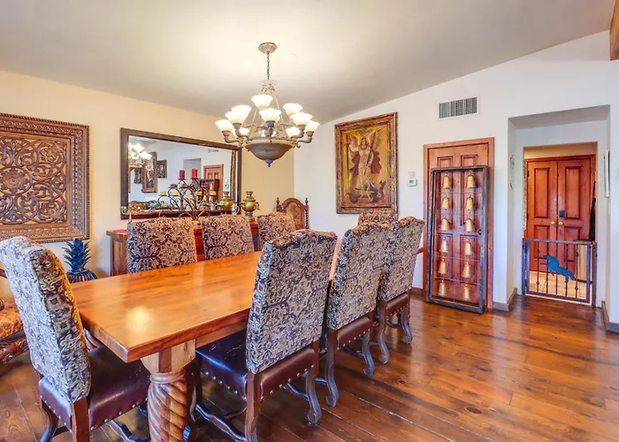Holiday home Swim & Courtyards: Estate Near Sabino