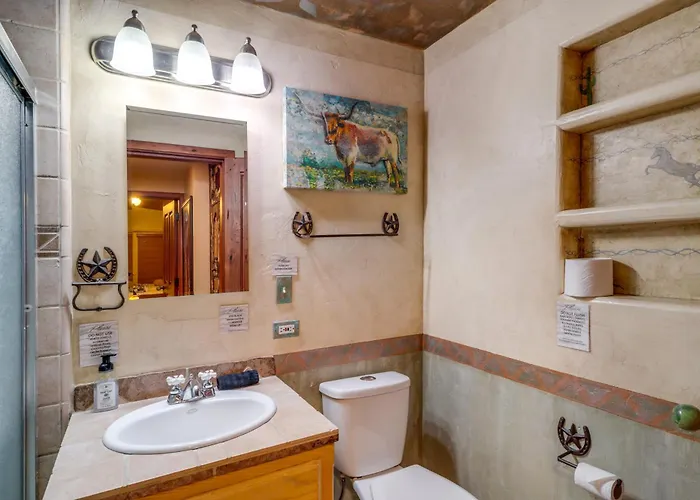 Swim & Courtyards: Estate Near Sabino Holiday home *