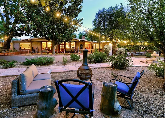 Holiday home Swim & Courtyards: Estate Near Sabino *