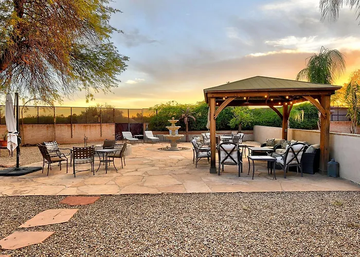 Holiday home Swim & Courtyards: Estate Near Sabino *
