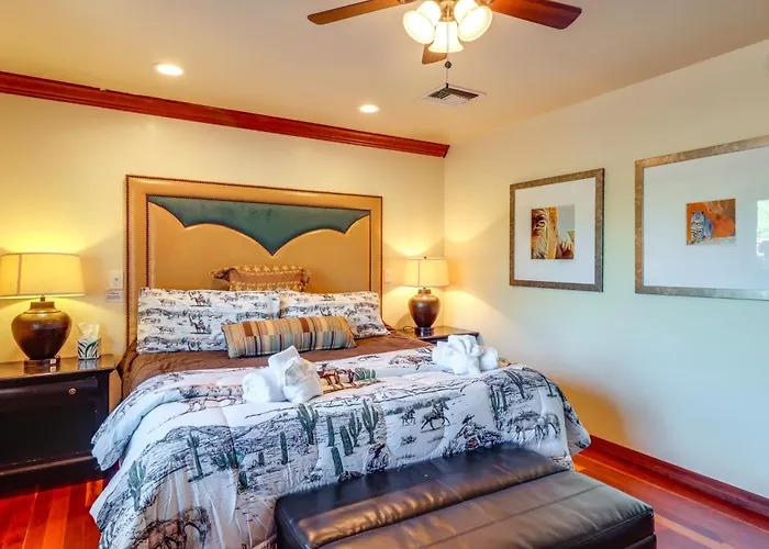 Holiday home Swim & Courtyards: Estate Near Sabino *