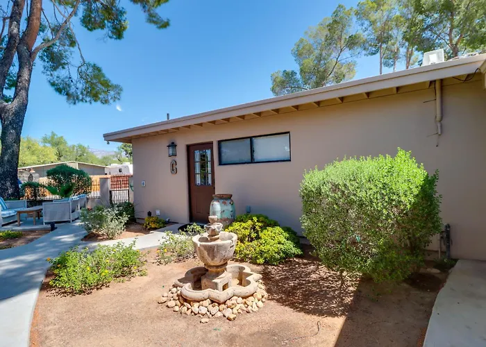 Holiday home Swim & Courtyards: Estate Near Sabino