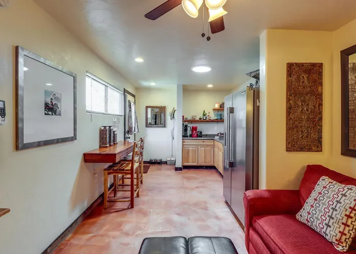 Swim & Courtyards: Estate Near Sabino * Tucson