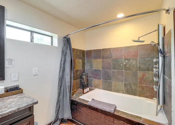 Swim & Courtyards: Estate Near Sabino Holiday home Tucson