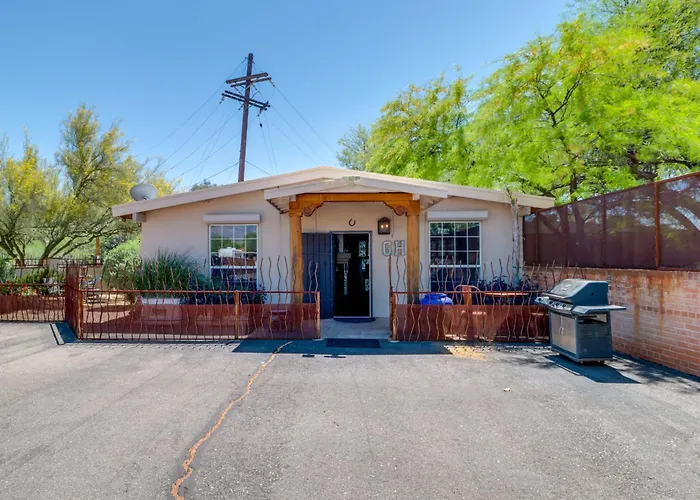Swim & Courtyards: Estate Near Sabino *