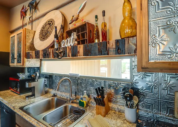 Holiday home Swim & Courtyards: Estate Near Sabino